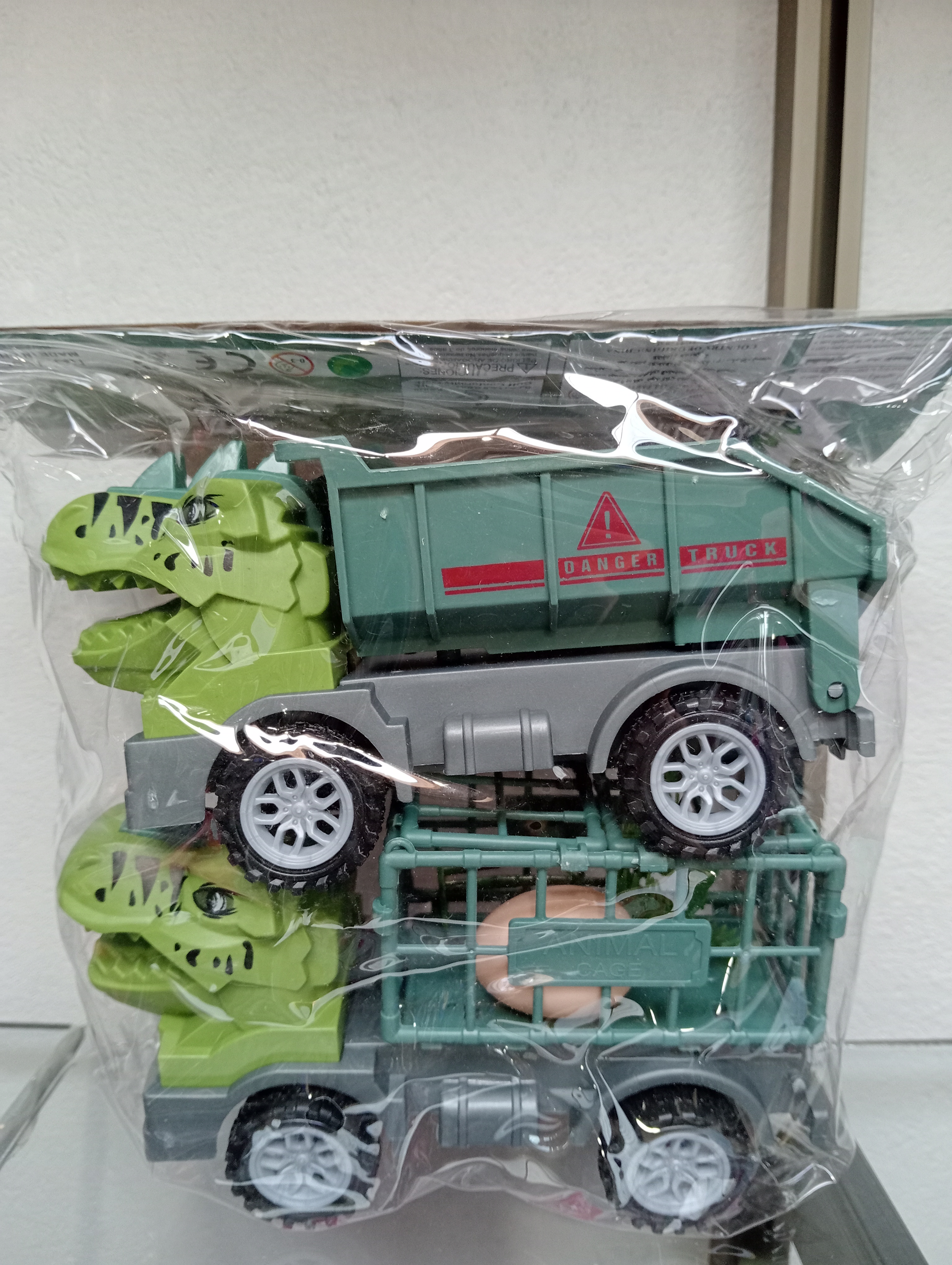 PACK CAMION DINOSAURIO